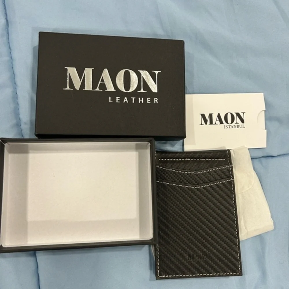 MAON Leather Men’s Black Slim Bifold Wallet Carbon Fiber Style ID Window New